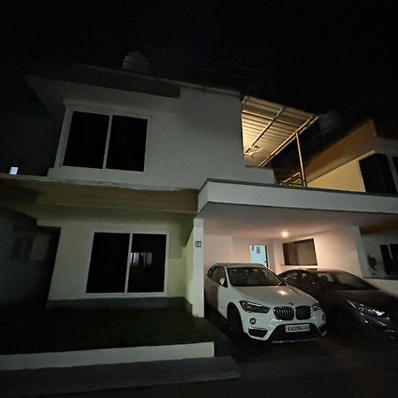 Blissful Home Near Coimbatore Airport Exterior photo